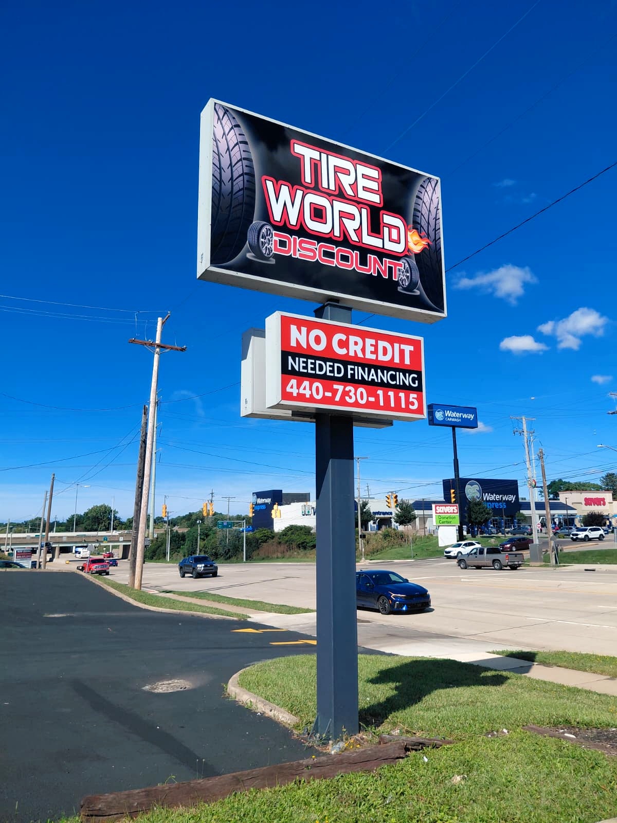 Tire World Discount pole sign by BNext Design